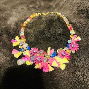 Stunning statement necklace